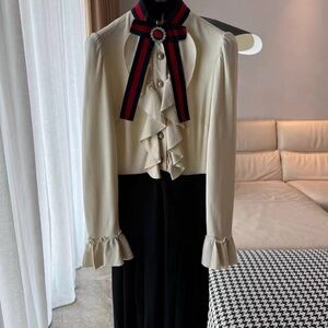 ❌Sold❌steal authentic Gucci Chic Cream and Black Ruffle Blouse with Bow